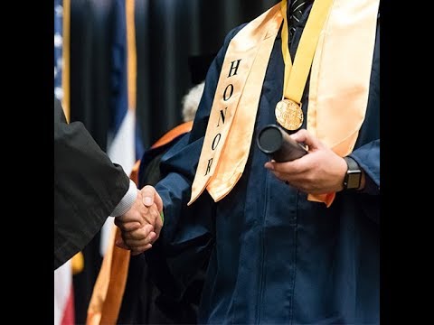 WVU帕克斯堡2018年毕业典礼