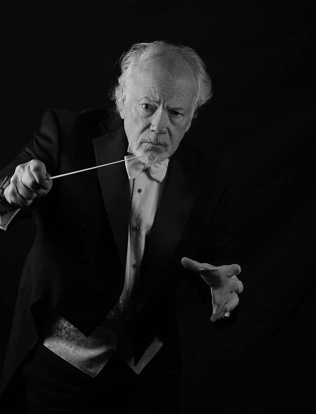 Jeffrey Silberschlag conducting